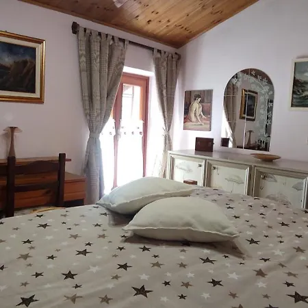 Semesterbostad La Casa Di Vic Levice